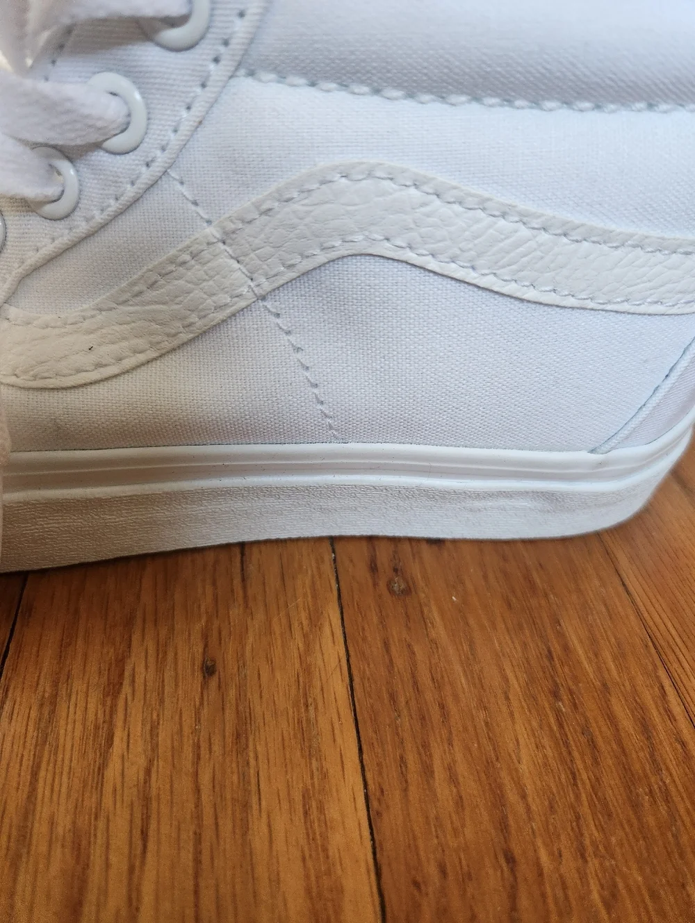 Vans Sk8-Hi Sneakers in White